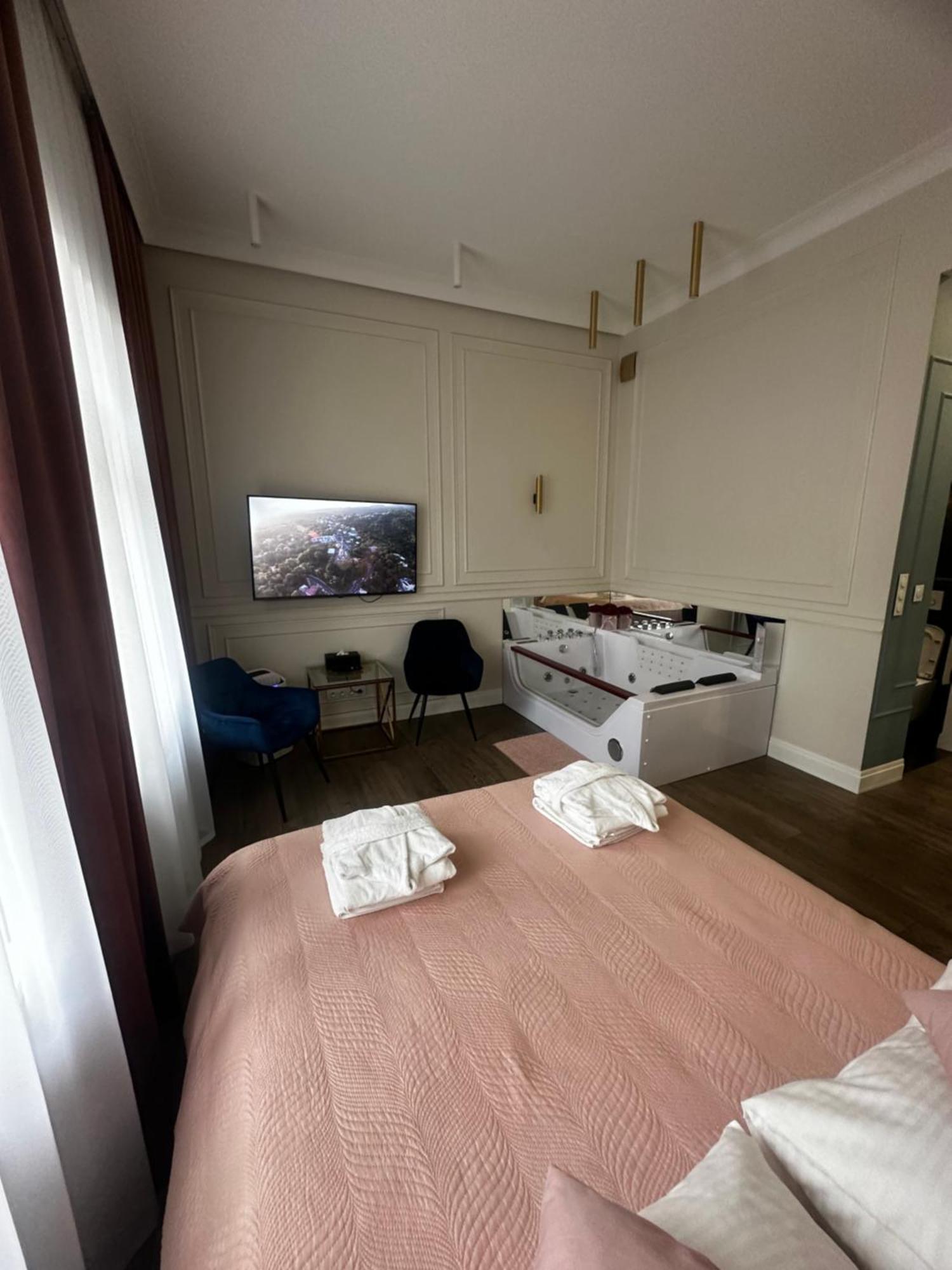 Apartament Glamour Prywatne Jacuzzi Starowislna Krakkó Kültér fotó